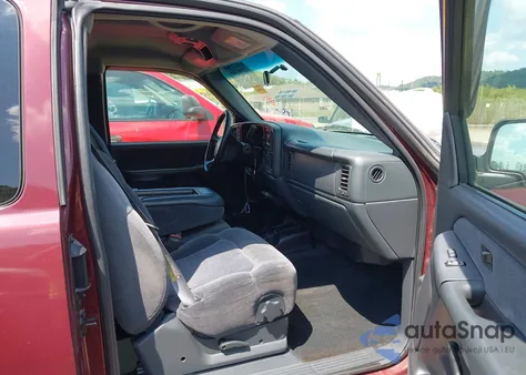 2002 Chevrolet Silverado 1500 Ls z USA, uszkodzony, nr VIN 2GCEK19V621133048